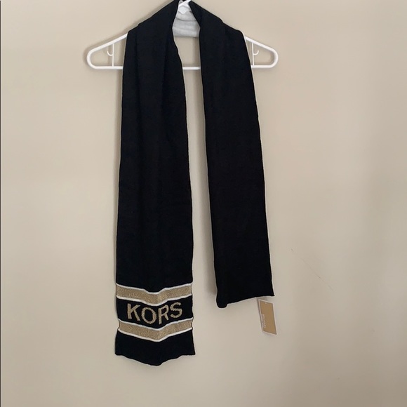 MICHAEL Michael Kors Accessories - NWT Michael Kors Scarf